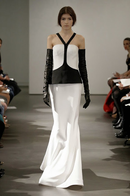 Vera Wang Black and White Wedding Dress 07