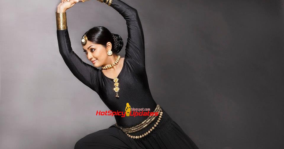 Navya Nair: Bio, Height, Weight, Measurements Celebrity