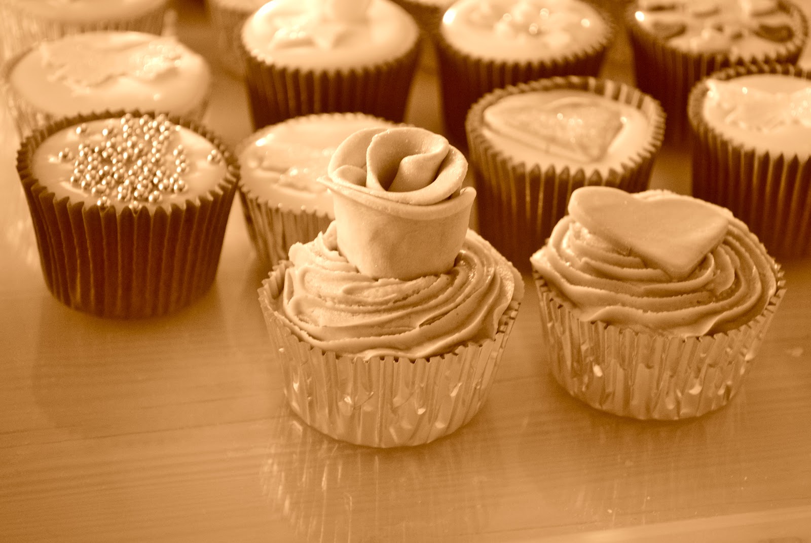 Jo's Blue AGA My Friends Wedding Part 2 (cupcakes)