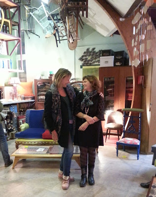 Mops et Jeanne dans son sublime showroom à Mozinor