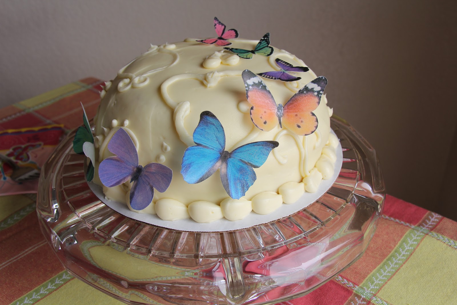 Express Your Creativity: Edible Butterfly Cake