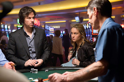 Brie Larson and Mark Wahlberg in The Gambler