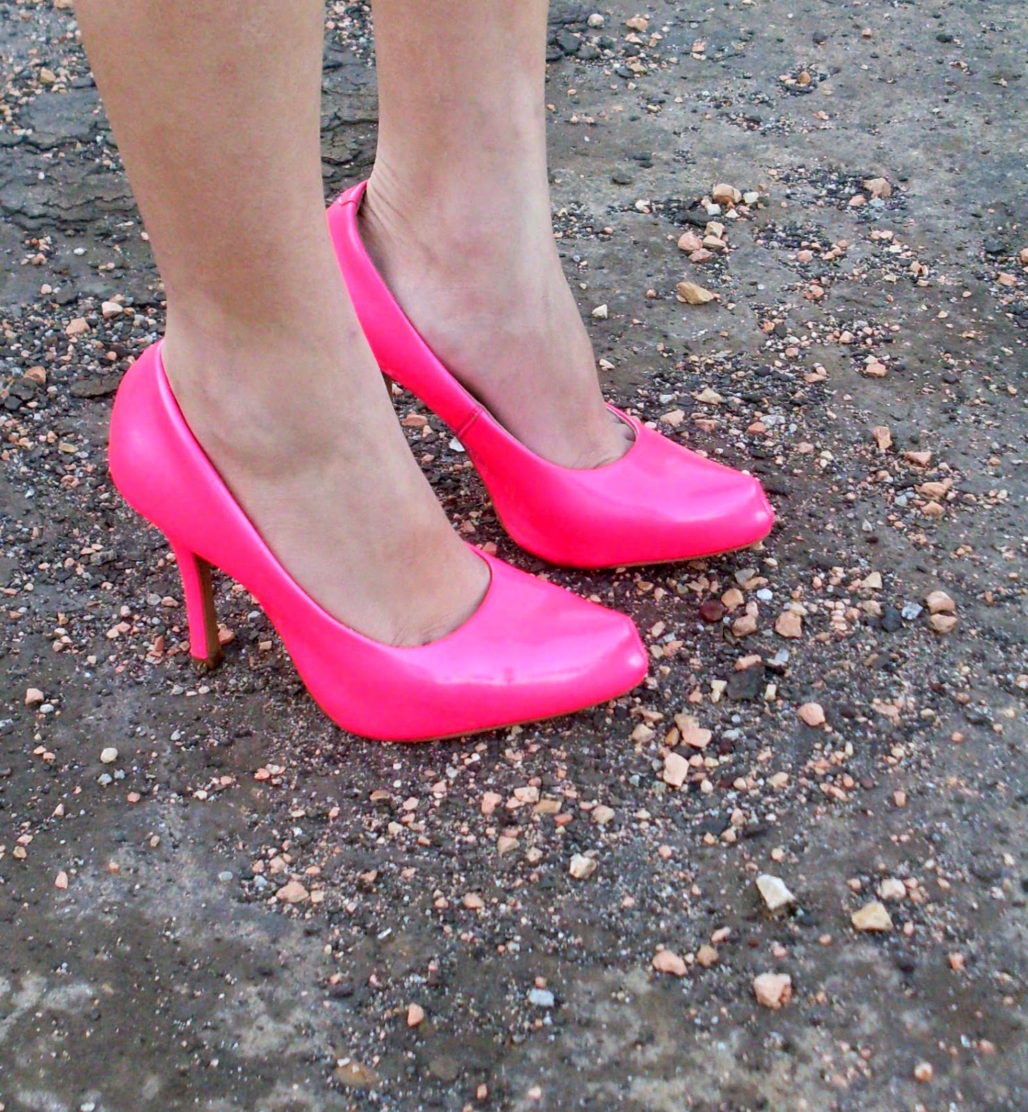 sapatos rosa choque