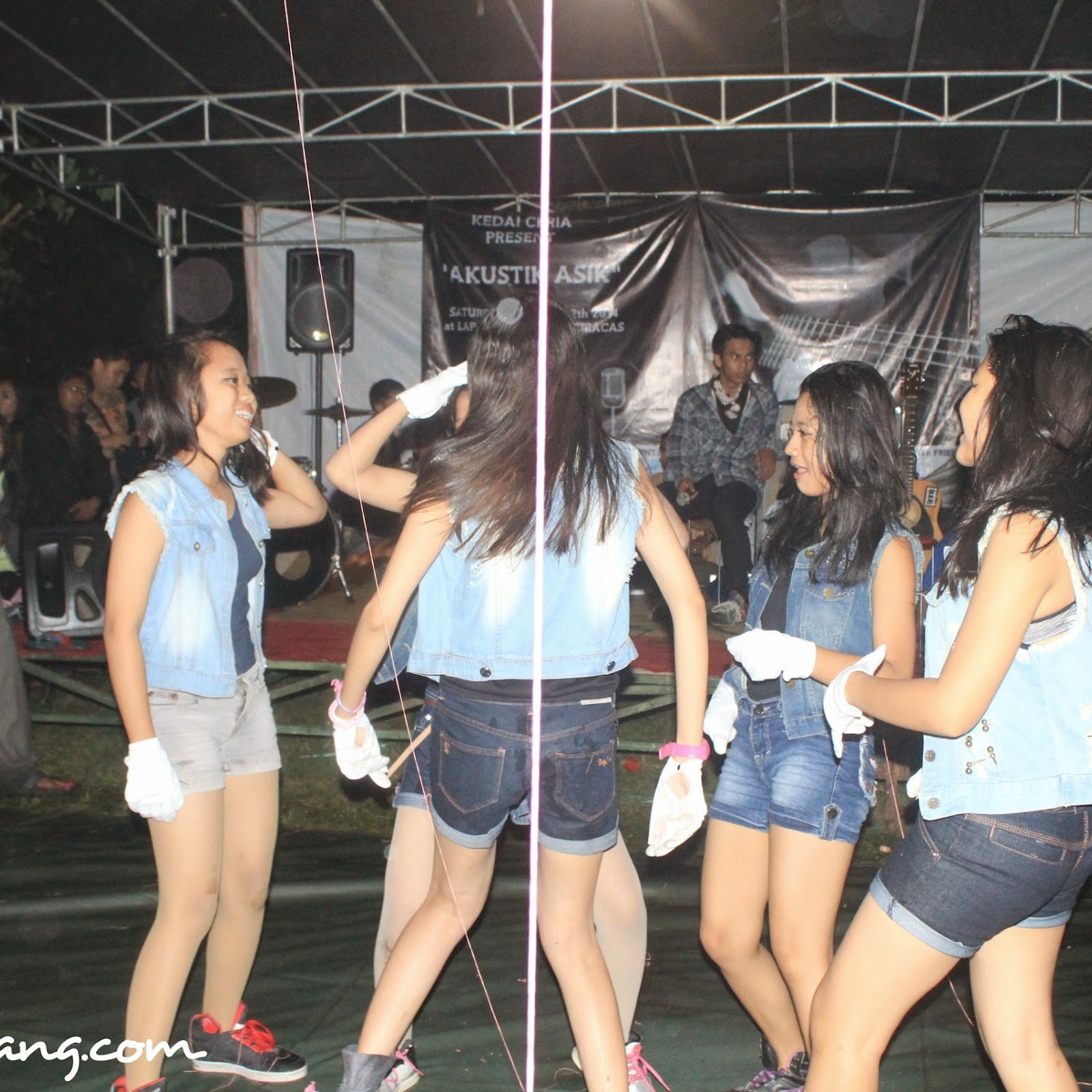 The Five Dance In Action at Kedai Ceria Kota Serang The Five Dance In Action at Kedai Ceria Kota Serang