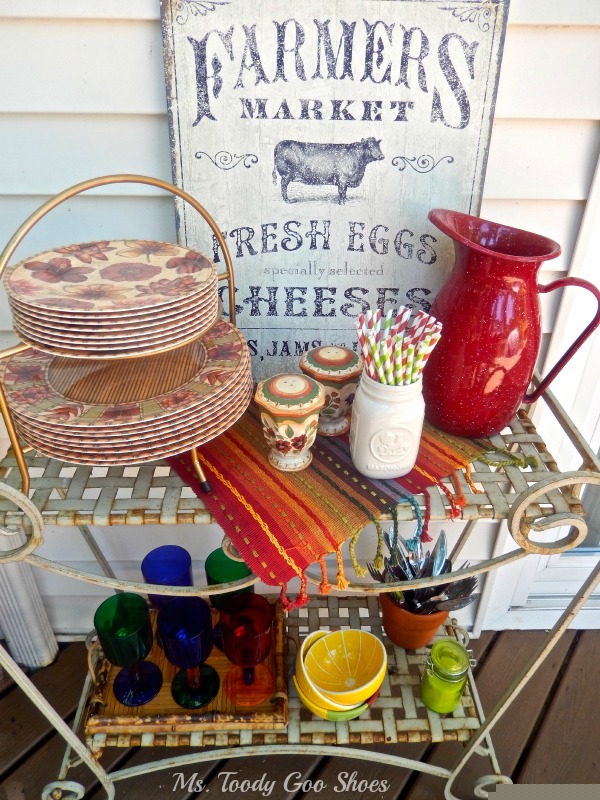 10 Ways to Perk Up Outdoor Living Spaces 10 Ways to Perk Up Outdoor Living Spaces