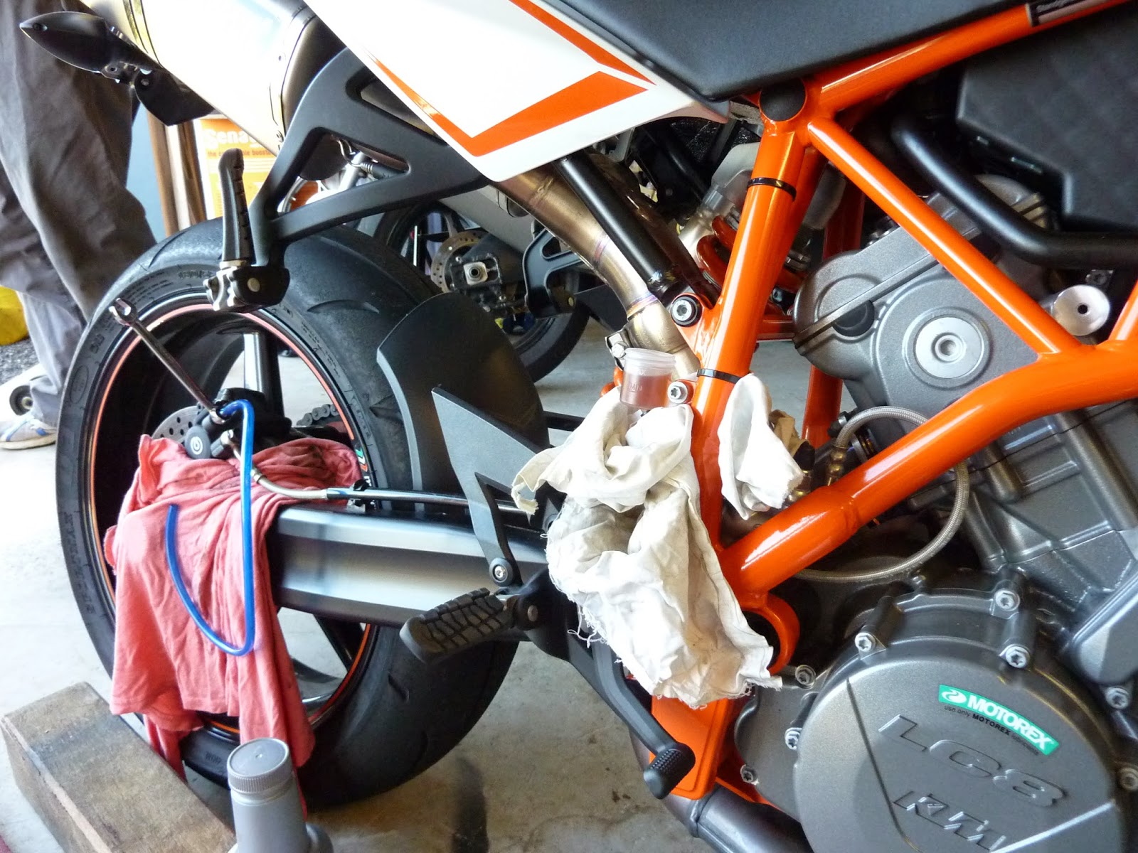 BikeTech7 KTM Superduke R Brake Fluid Flush.