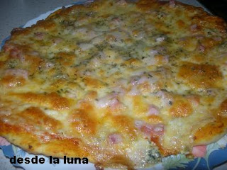 Pizza De Jamón Y 3 Quesos
