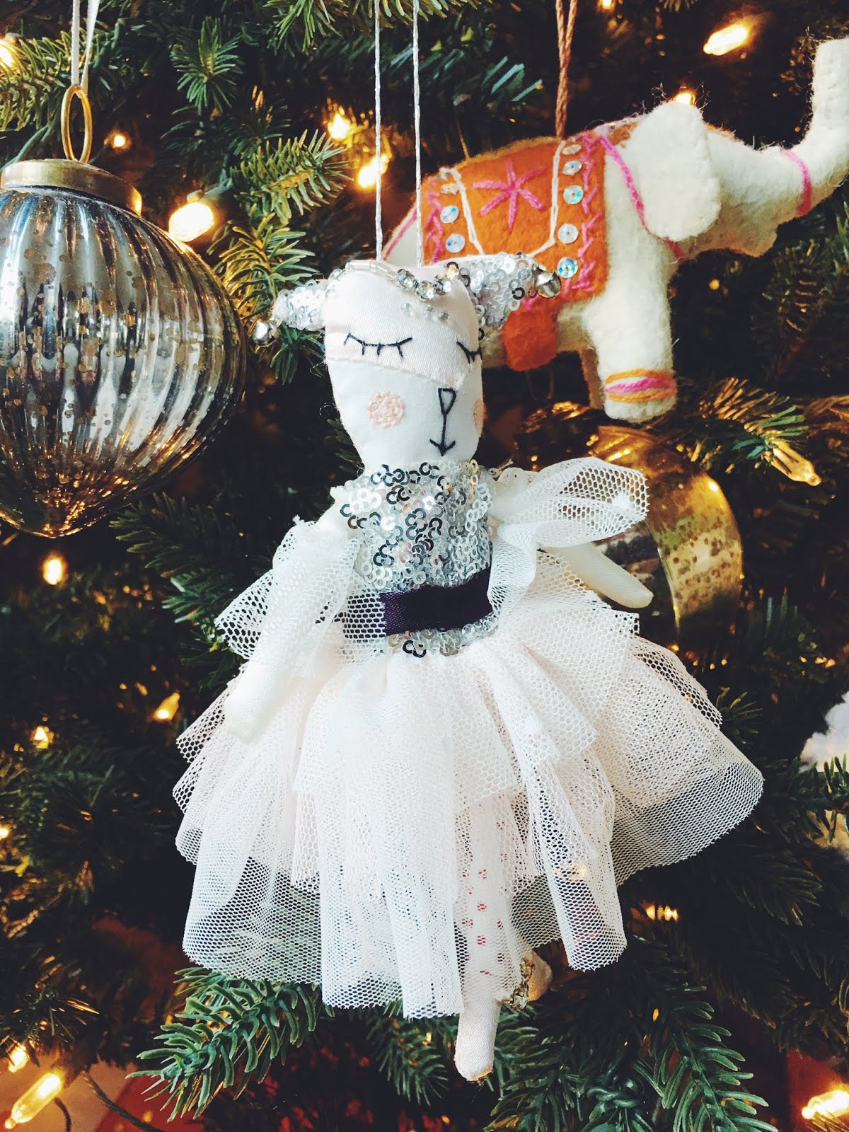 HEN & CO. Christmas 2016 at the Hen House!