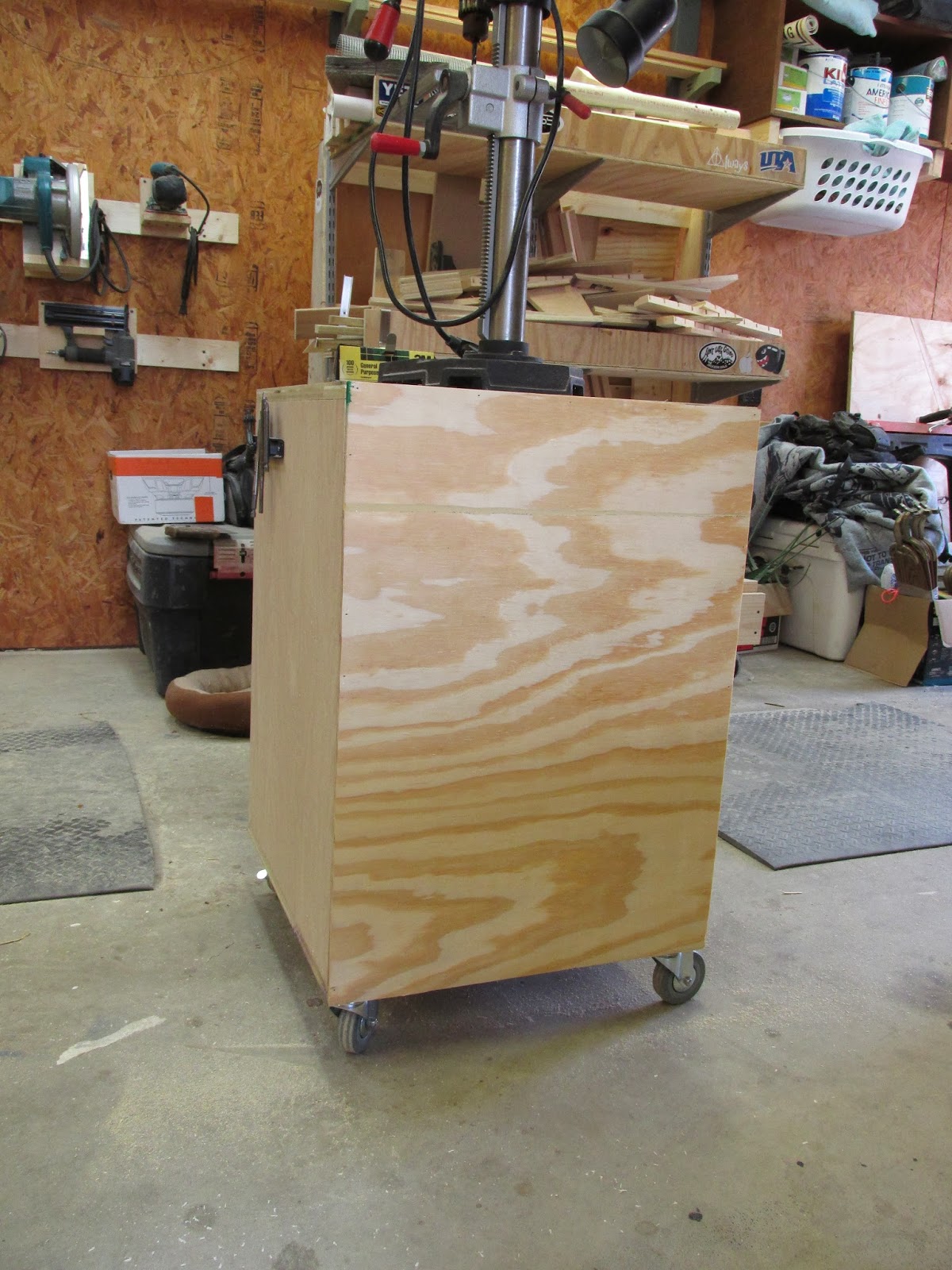 Wilker Do's DIY Rolling Drill Press Stand