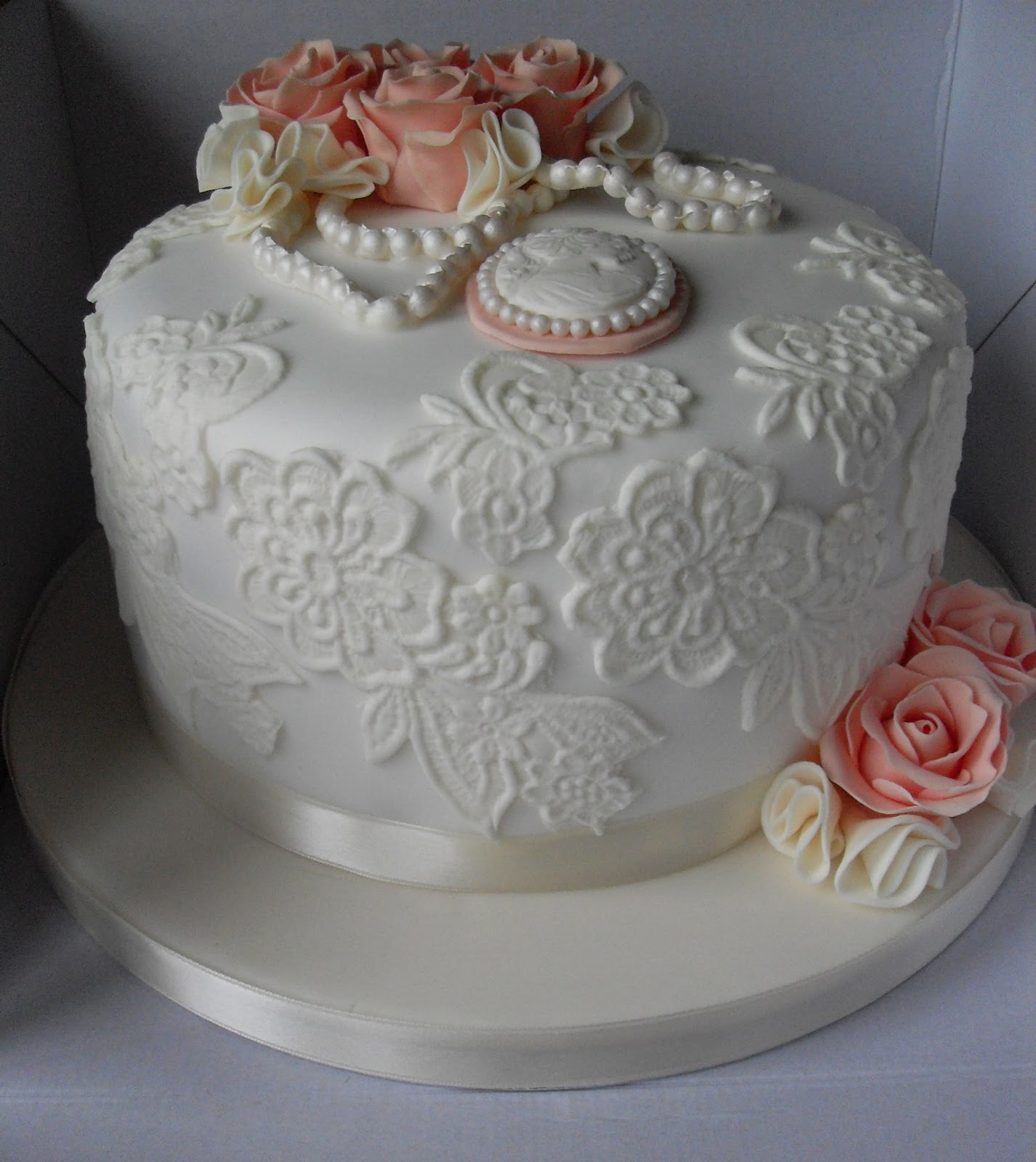 Sugar Ruffles, Elegant Wedding Cakes. Barrow in Furness ...