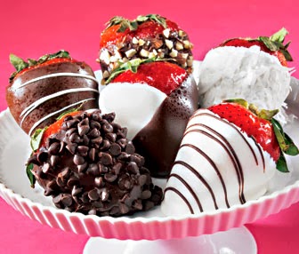 Tạo hình socola - chocolate và kem dâu Tạo hình socola - chocolate và kem dâu