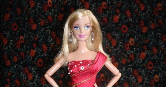 Barbie dresses Barbie dresses