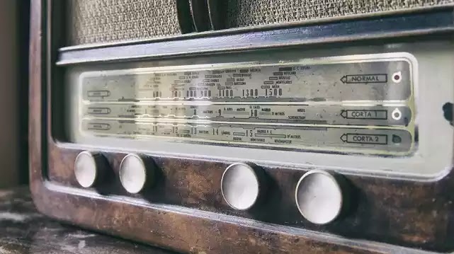 Το μελαγχολικό τραγούδι που απαγορεύτηκε στα ραδιόφωνα λόγω αυτοκτονιών Το μελαγχολικό τραγούδι που απαγορεύτηκε στα ραδιόφωνα λόγω αυτοκτονιών