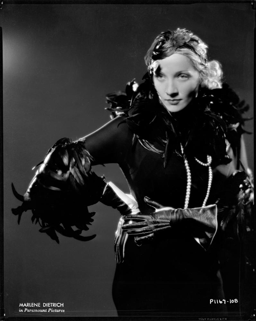 Style Essentials Marlene Dietrich Finds Her Key Light In 1932 S Shanghai Express Glamamor
