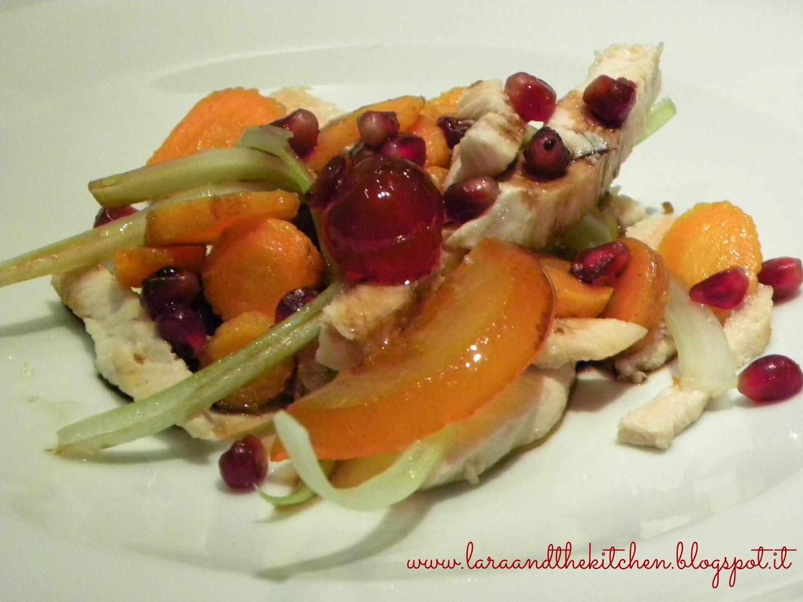 insalata di pollo, melograno e aceto balsamico di modena igp