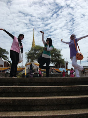 Trip To Thailand campus style, wordless wednesday, travelog, tut tut kenderaan di thailand, floating market thailand, trip ke thailand, friends, frenz forever