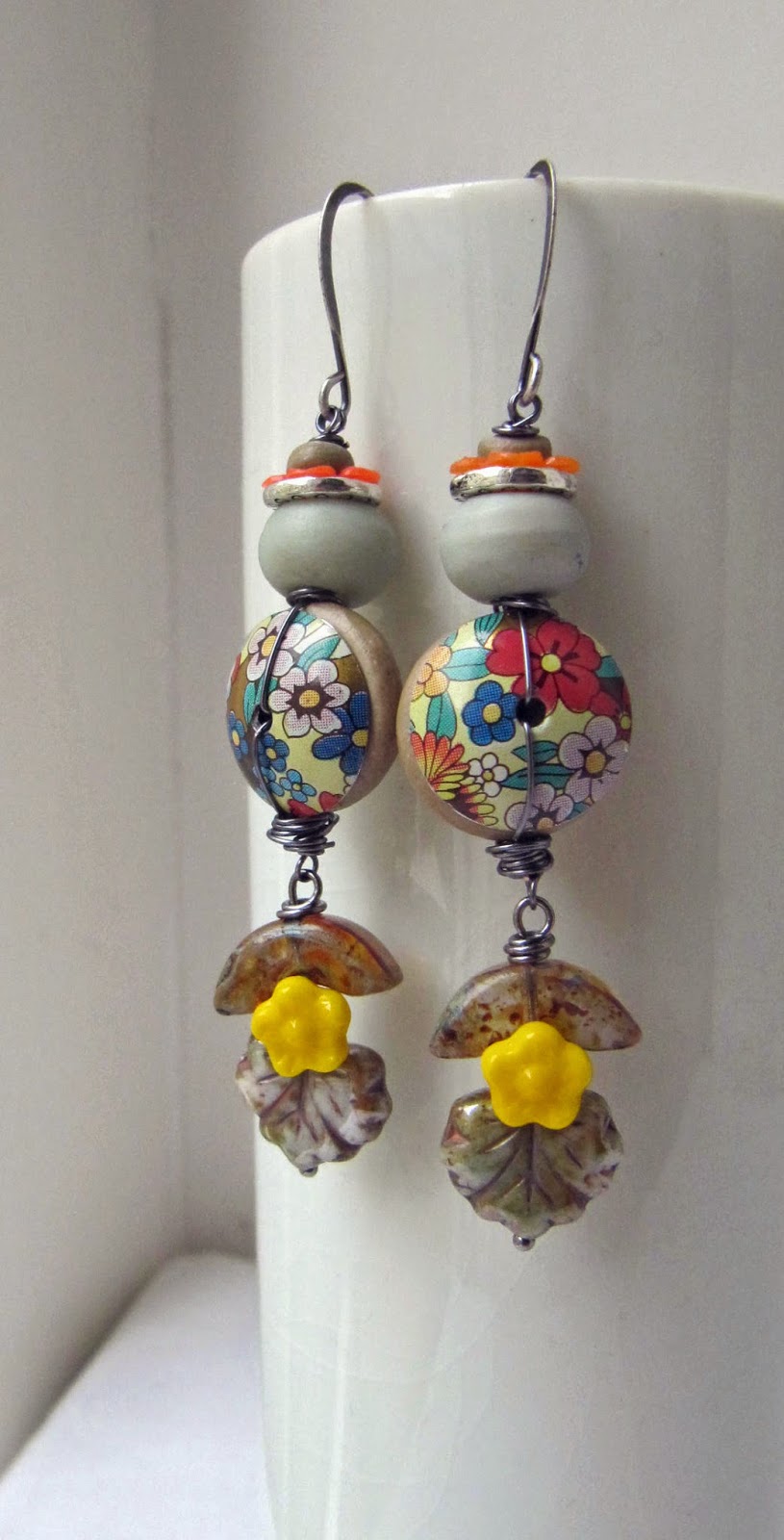 Art Bead Scene Blog Tutorial... erm... Thursday Floral Cap Earrings