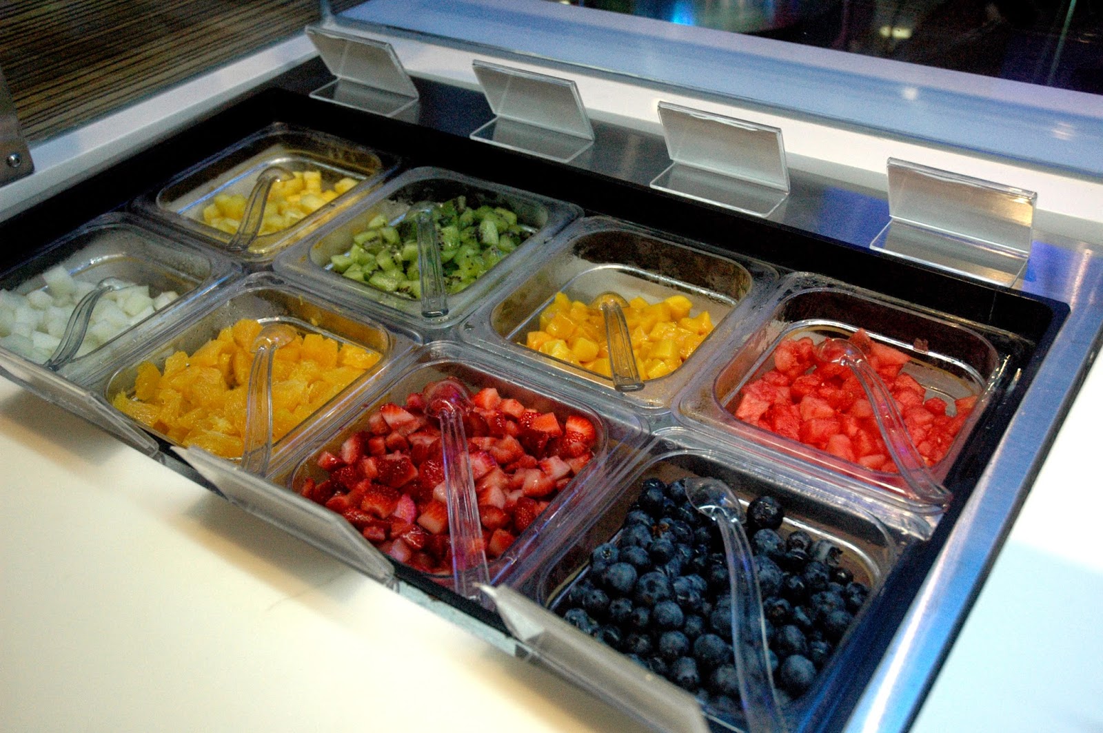 DUDE FOR FOOD Pinkberry, Now Swirling at SM Megamall