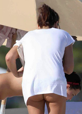  ملكة جمال فنزويلا عارية الصدر على الشاطى - Aida Yespica Topless