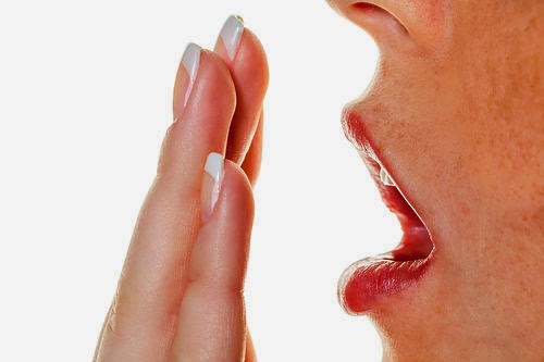 تخلص من رائحة الفم المزعجة تخلص من رائحة الفم المزعجة