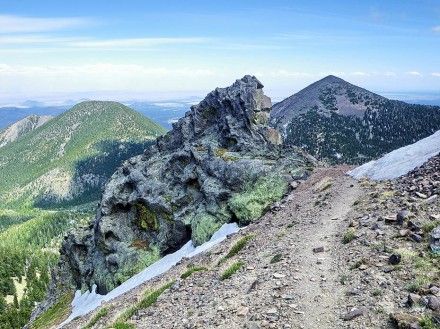 10 Gunung Di Dunia Yang Disucikan Oleh Masyarakat [ www.BlogApaAja.com ]