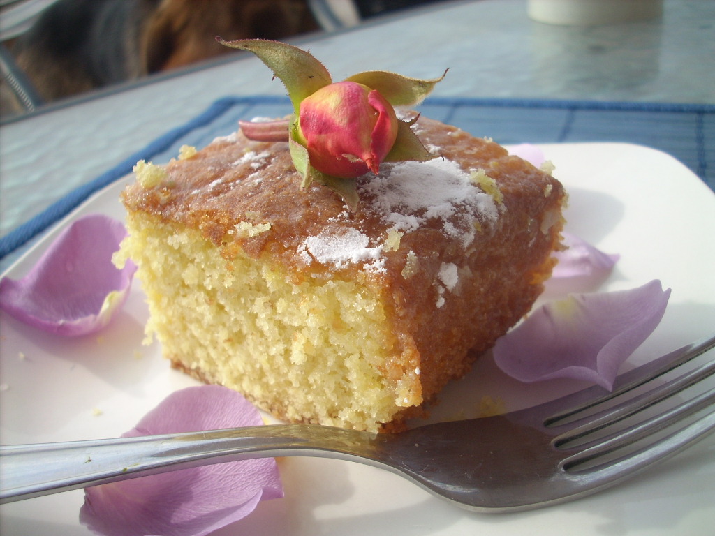 Canela kitchen (gloria) Vanilla and rice flour cake and a... guest