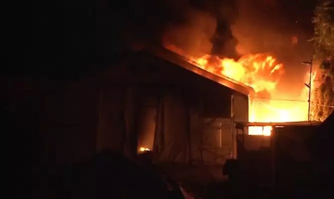 Δημοσιογράφος από Χίο: Μουζάλας, Τόσκας μας είπαν να μην δείχνουμε τα επεισόδια στο hot spot Δημοσιογράφος από Χίο: Μουζάλας, Τόσκας μας είπαν να μην δείχνουμε τα επεισόδια στο hot spot