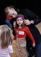 Things to do with Under 5's: It's a Wrap Things to do with Under 5's: It's a Wrap