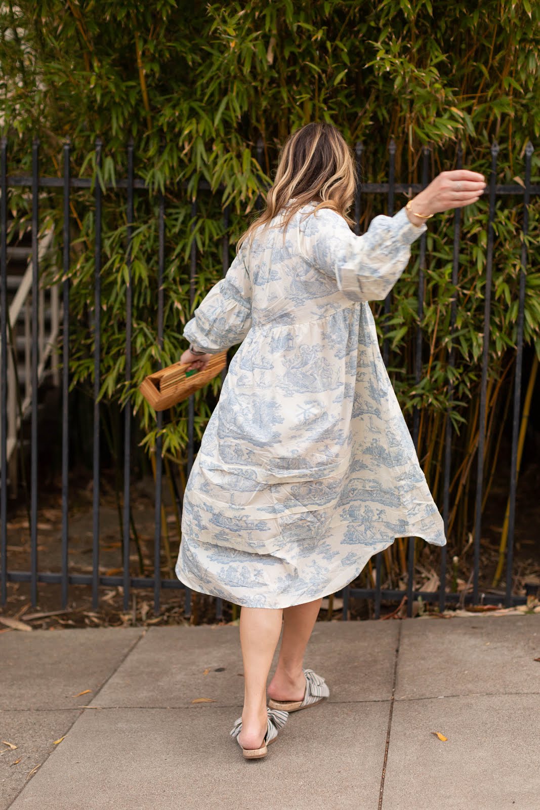 Hot laura ashley uo exclusive amelia toile poplin midi dress Flash