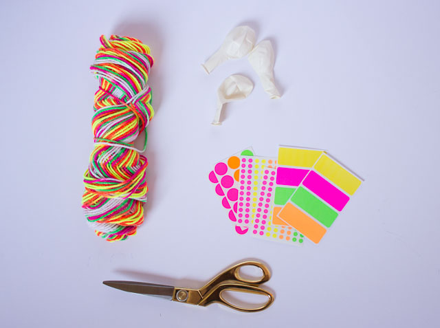 DIY Neon Sticker Balloons DIY Neon Sticker Balloons