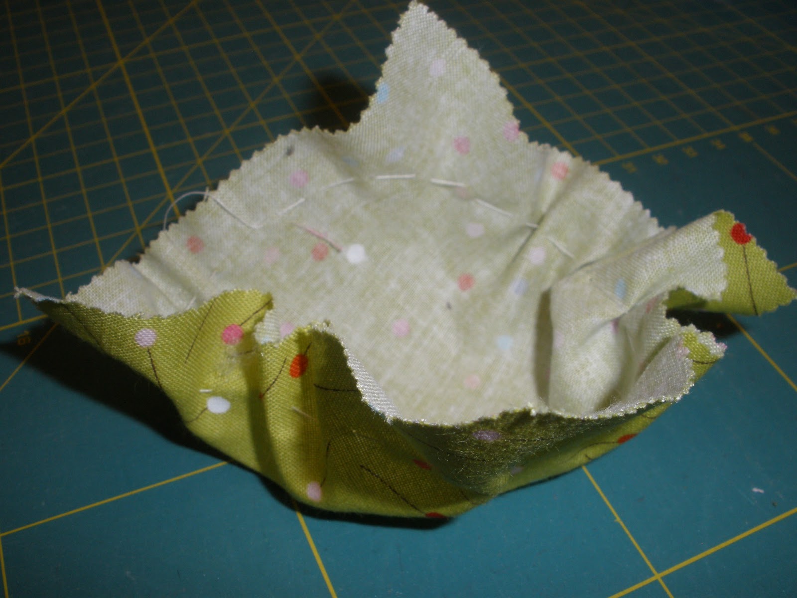 [Amy's] Crafty Shenanigans Jam jar pin cushion tutorial