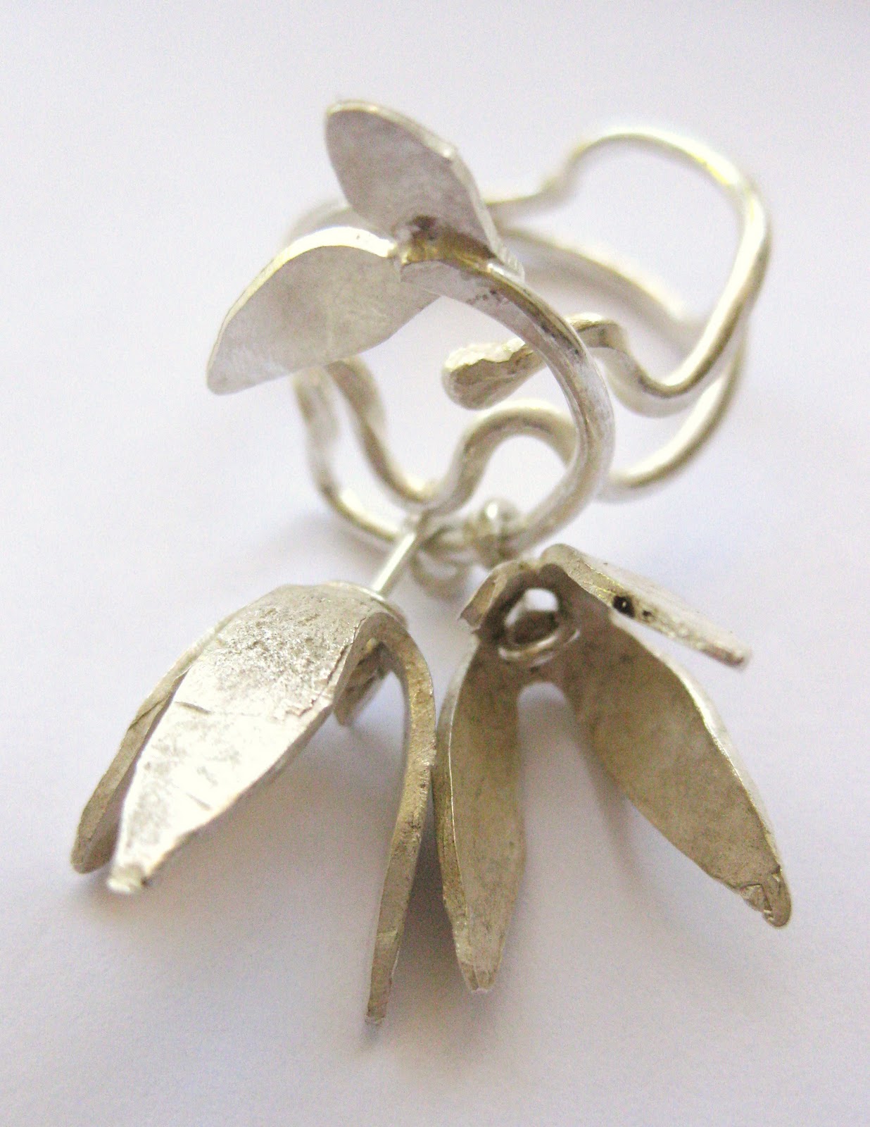 Michelle Pujol Contemporary jewellery Jingle bells!