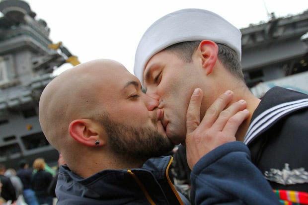 Kiss.jpg (620&times;413)