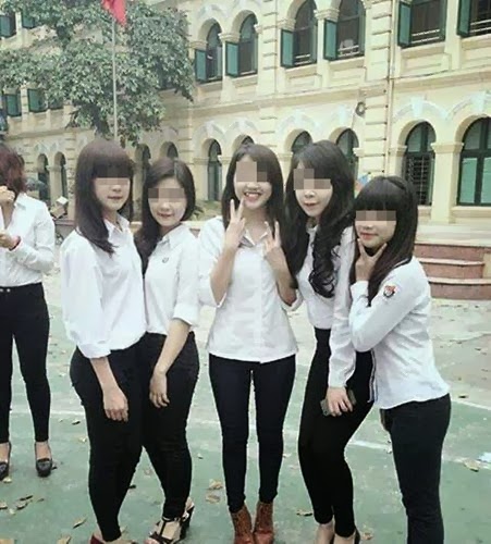 Hotgirl Bella Trần khoe ngực khủng với áo dài không nội y Hotgirl Bella Trần khoe ngực khủng với áo dài không nội y Hotgirl Bella Trần