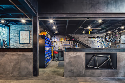 Factory 5 Bike Shop by LINEHOUSE Factory 5 Bike Shop by LINEHOUSE