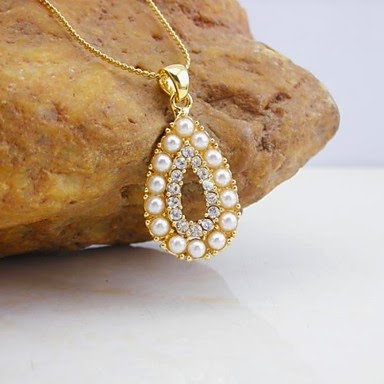 Kalung Berlapis Mutiara Kalung Berlapis Mutiara