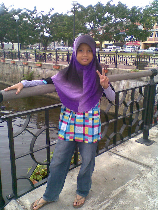 Fatima Nurain at Kuching Water Front