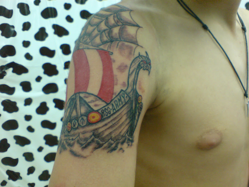 Tatuajes en blanco y negro title=