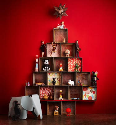 http://4.bp.blogspot.com/-1z7bXAKaHQg/Ts2kNuAOtUI/AAAAAAAAJJ8/ATOqOj0cOp8/s1600/arvore_natal_parede_vermelha.jpeg