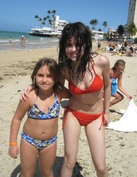 selena gomez bikini selena gomez bikini