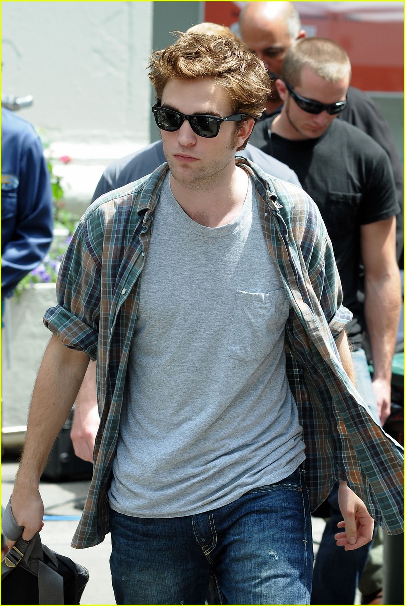 Robert Pattinson New Photos