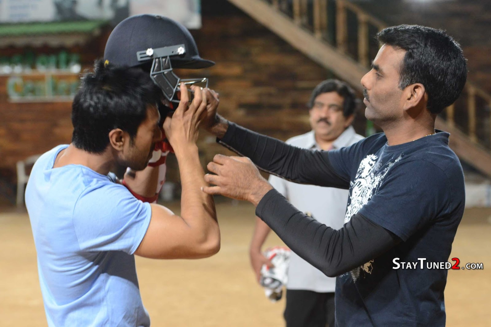 http://4.bp.blogspot.com/-2-_W4wOhHwg/URNNN2FHHKI/AAAAAAAAFQE/fEOb1a-iSCY/s1600/Telugu-Warriors-Practicing-For-CCL-3-At-In-Sportz-Stadium-18.jpg