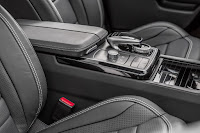 2016-Mercedes-Benz-GLE-56.jpg