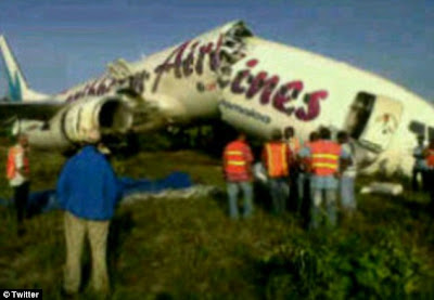 [Internacional] Fotos do Acidente da Caribbean Airlines 737_800+-+Caribbean+Airlines+-+Guiana+-+jul2011_+%252811%2529