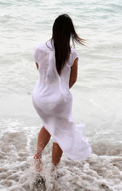 Foto Hot Kim Kardashian Bikini White
