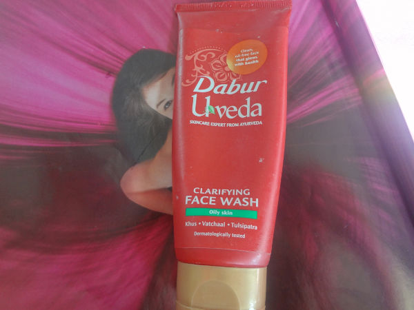dabur uveda face wash