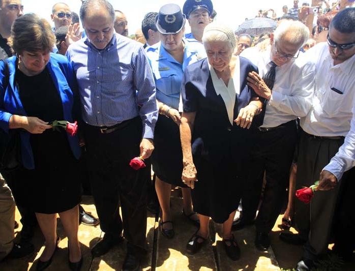 Diario Evangélico "BEREA" Puerto Rico Cientos dan último adiós al evangelista Yiye Ávila