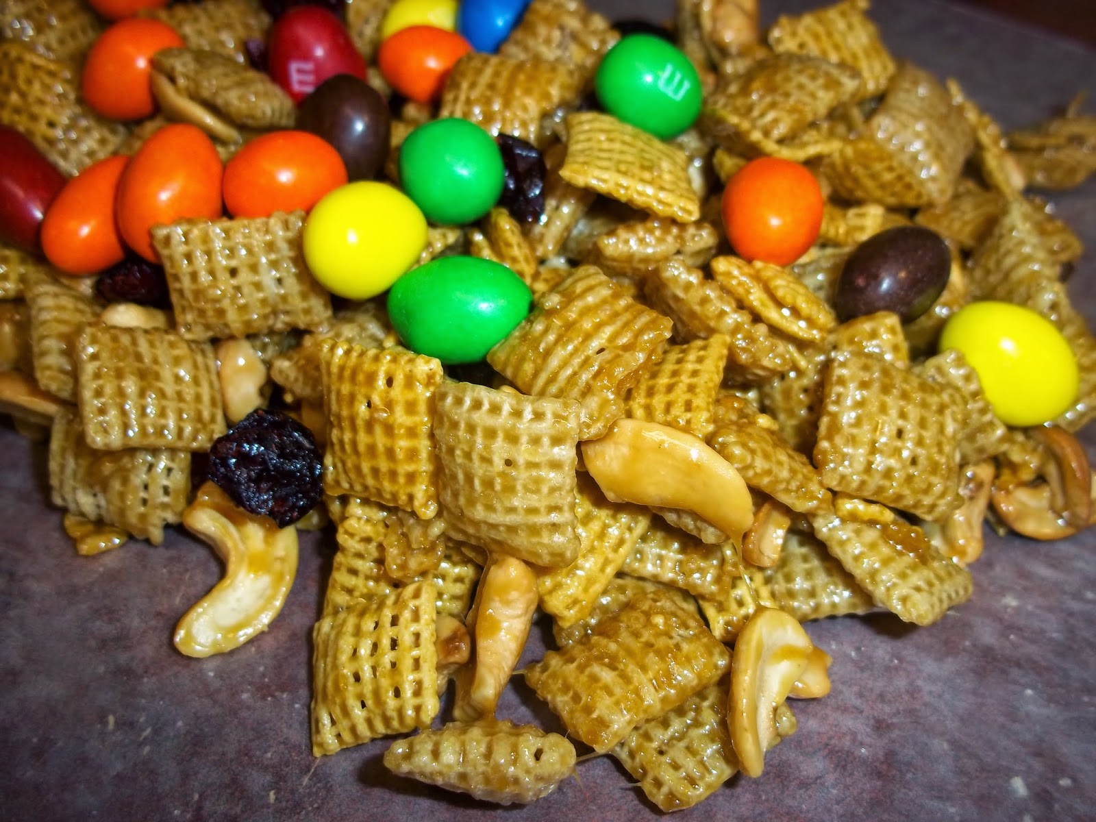 The Daily Smash Sweet N Salty Cashew Chex Mix