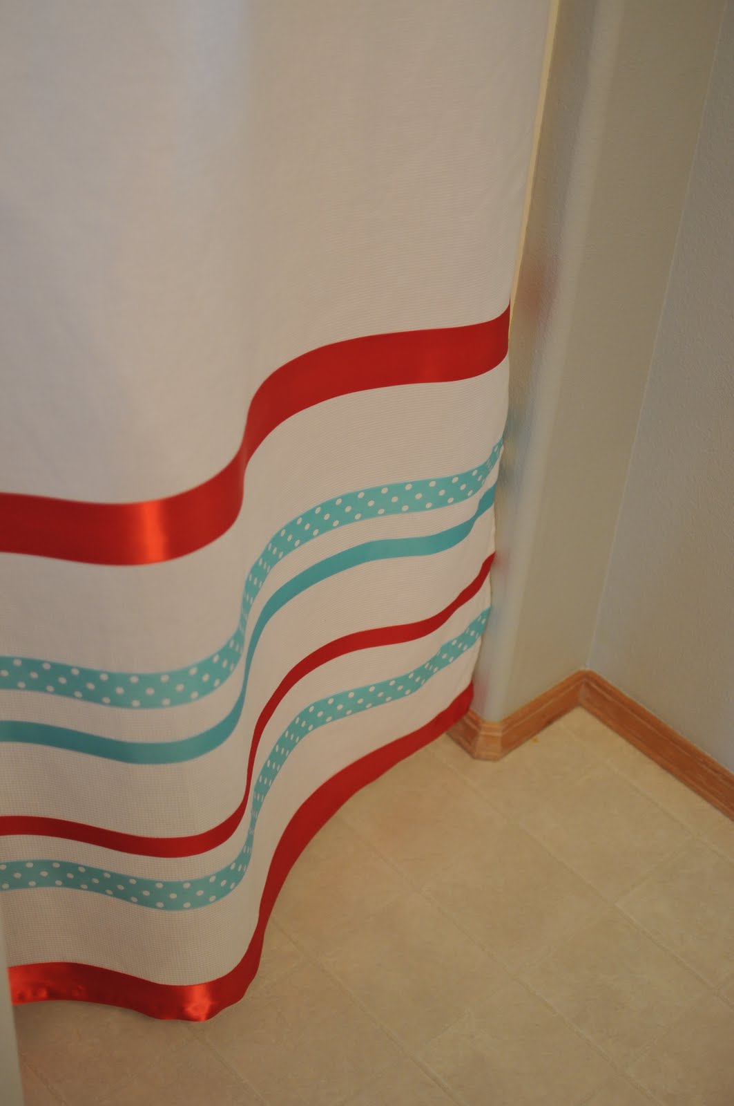 Little Gray Table DIY Shower Curtain Tutorial
