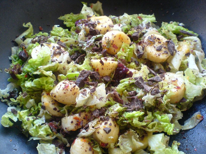 RAWk Me! Banana & Lettuce Salad with a ChilliChocolate Dressing